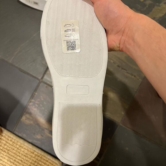 ASOS design white sneakers with flower rhinestone detail - Picture 6 of 6